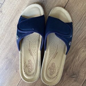 Fly flot Navy blue adjustable flip flops slides sz9